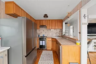 27 Sextant Walk, Robbins Rest, NY 11706 - Photo 6