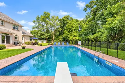 5 Sky View Court, Hauppauge, NY 11788 - Photo 8