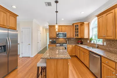 5 Sky View Court, Hauppauge, NY 11788 - Photo 30