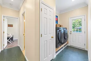 5 Sky View Ct, Hauppauge, NY 11788 - Photo 34
