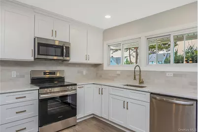 85 Twin Lane N, Wantagh, NY 11793 - Photo 8