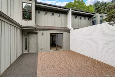 51 Rockledge Path, Port Jefferson, NY 11777 - Photo 4