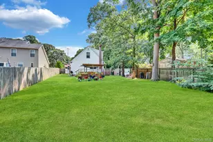 265 Forrest Ave, Shirley, NY 11967 - Photo 24