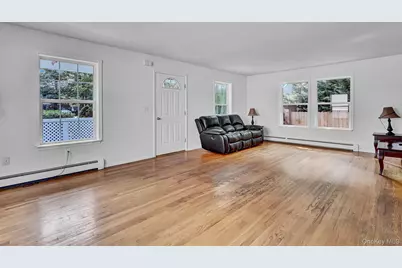 265 Forrest Avenue, Shirley, NY 11967 - Photo 8