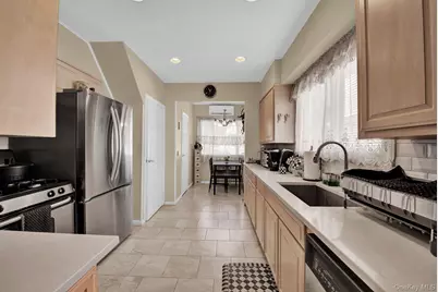 9 Christabel Street, Lynbrook, NY 11563 - Photo 14