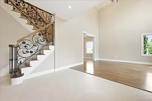 4 Corin Ct, Syosset, NY 11791 - Photo 6