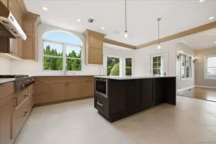 4 Corin Ct, Syosset, NY 11791 - Photo 12