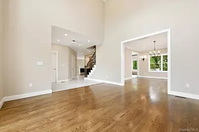 4 Corin Court, Syosset, NY 11791 - Photo 8