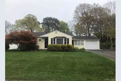 25 Huckleberry Lane, Hampton Bays, NY 11946 - Photo 1