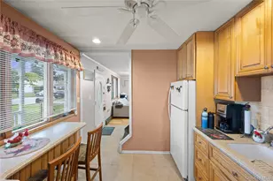 28 Book Ln, Levittown, NY 11756 - Photo 6