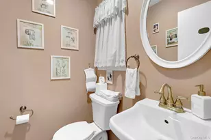 11 Club House Ct, Woodbury, NY 11797 - Photo 6