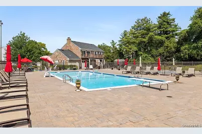 11 Clubhouse Court, Woodbury, NY 11797 - Photo 32