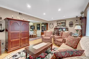11 Club House Ct, Woodbury, NY 11797 - Photo 8