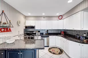 11 Club House Ct, Woodbury, NY 11797 - Photo 14