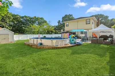 107 Avenue A, Holbrook, NY 11741 - Photo 28
