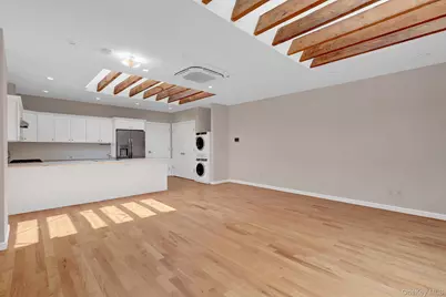 136 Rockaway Avenue #201, Valley Stream, NY 11580 - Photo 4