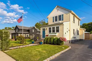 27 Wood Ave, Patchogue, NY 11772 - Photo 2