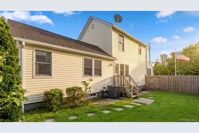 27 Wood Avenue, Patchogue, NY 11772 - Photo 18