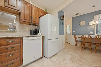 90 Knolls Drive, Stony Brook, NY 11790 - Photo 4
