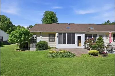 90 Knolls Drive, Stony Brook, NY 11790 - Photo 22