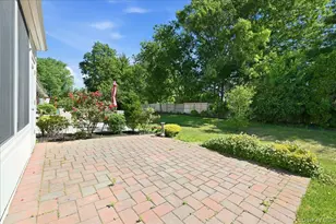 90 Knolls Dr, Stony Brook, NY 11790 - Photo 18