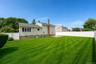 7 Primrose Ave, Hicksville, NY 11801 - Photo 8