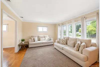 7 Primrose Avenue, Hicksville, NY 11801 - Photo 12