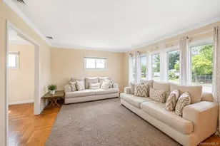 7 Primrose Ave, Hicksville, NY 11801 - Photo 12