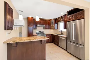 7 Primrose Ave, Hicksville, NY 11801 - Photo 16