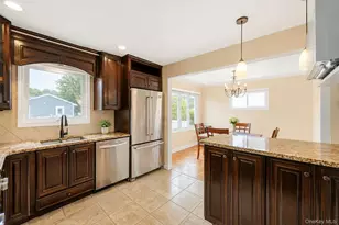 7 Primrose Ave, Hicksville, NY 11801 - Photo 18