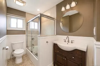 7 Primrose Avenue, Hicksville, NY 11801 - Photo 28