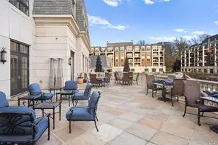 1000 Royal Ct, North Hills, NY 11040 - Photo 24