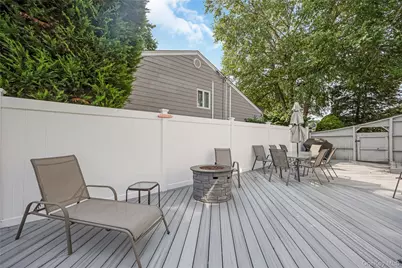 10 Larkin Street, Farmingdale, NY 11735 - Photo 24
