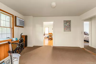 343 Roslyn Avenue, Carle Place, NY 11514 - Photo 4