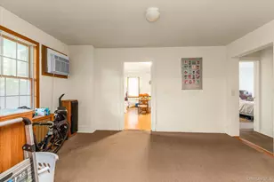 343 Roslyn Ave, Carle Place, NY 11514 - Photo 4