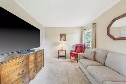 6 Keswick Drive, East Islip, NY 11730 - Photo 18