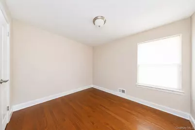 15 Wiltshire Ln, New York, NY 10309 - Photo 16