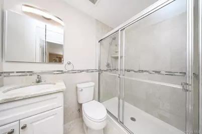 23 Wiltshire Ln, New York, NY 10309 - Photo 26