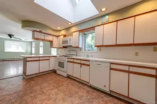 2780 Cedar Ave, Ronkonkoma, NY 11779 - Photo 12