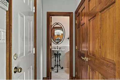7 Herkimer Avenue, Jericho, NY 11753 - Photo 24