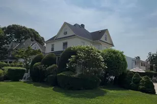 107 Whaley St, Freeport, NY 11520 - Photo 2