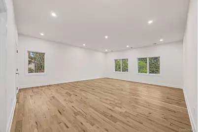 16 S Montgomery Avenue, Bay Shore, NY 11706 - Photo 24