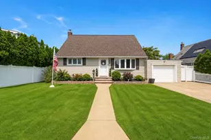 3 Laurie Dr, Farmingdale, NY 11735 - Photo 2