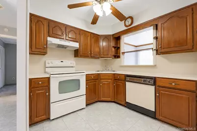 3 Laurie Drive, Farmingdale, NY 11735 - Photo 18