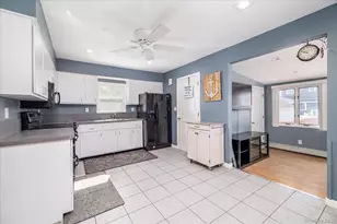 18 Dante Pl, Amityville, NY 11701 - Photo 8