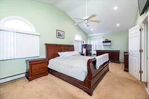 18 Dante Pl, Amityville, NY 11701 - Photo 16