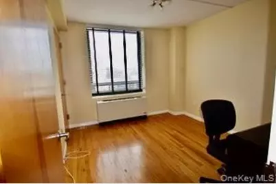 11624 Grosvenor Lane #4D, Kew Gardens, NY 11418 - Photo 6