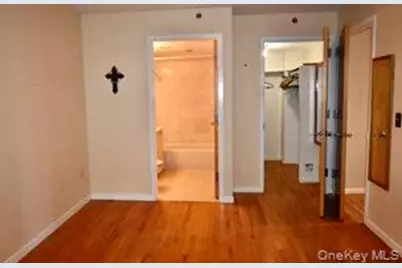 11624 Grosvenor Lane #4D, Kew Gardens, NY 11418 - Photo 8
