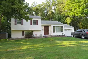 7 Windmill Ln, New City, NY 10956 - Photo 2