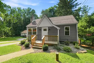 32 Red Oaks Mill Rd, Poughkeepsie, NY 12603 - Photo 2